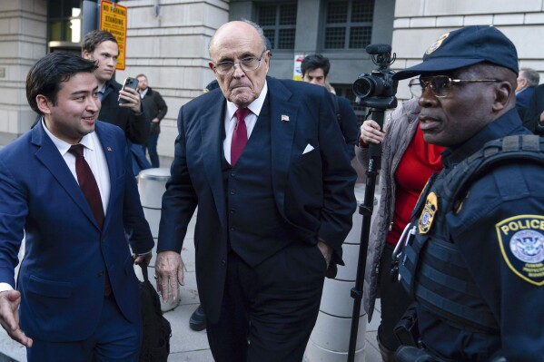 鲁迪·朱利安尼（Rudy Giuliani）错过了交出资产的最后期限，他将在纽约法院出庭