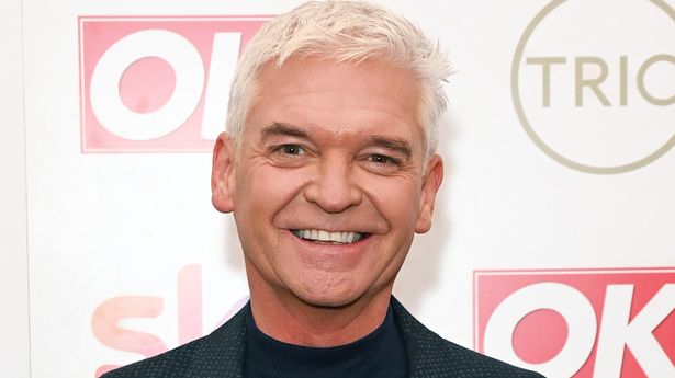 菲利普·斯科菲尔德(Phillip Schofield)在与第五频道(Channel 5)的新剧集签约之前，拒绝了很多电视节目邀请