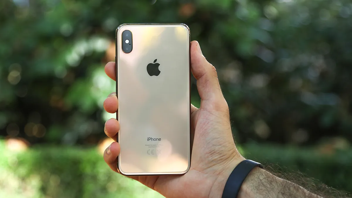 苹果发布iPhone XS Max和iPhone 6s Plus复古版