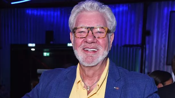 马修·凯利(Matthew Kelly)说，74岁的他花光了所有的钱，“被迫继续工作”